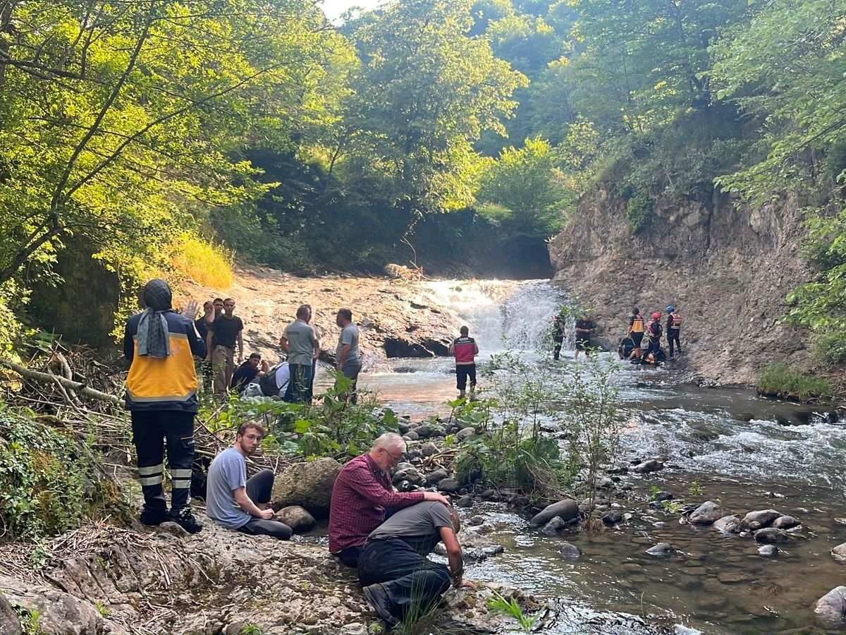 Sakarya'da dereye giren genç boğuldu