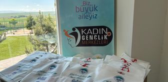 Sarıoğlan'da kursiyer sıfır atık temasıyla yaptıkları ürünleri öğrencilere hediye etti