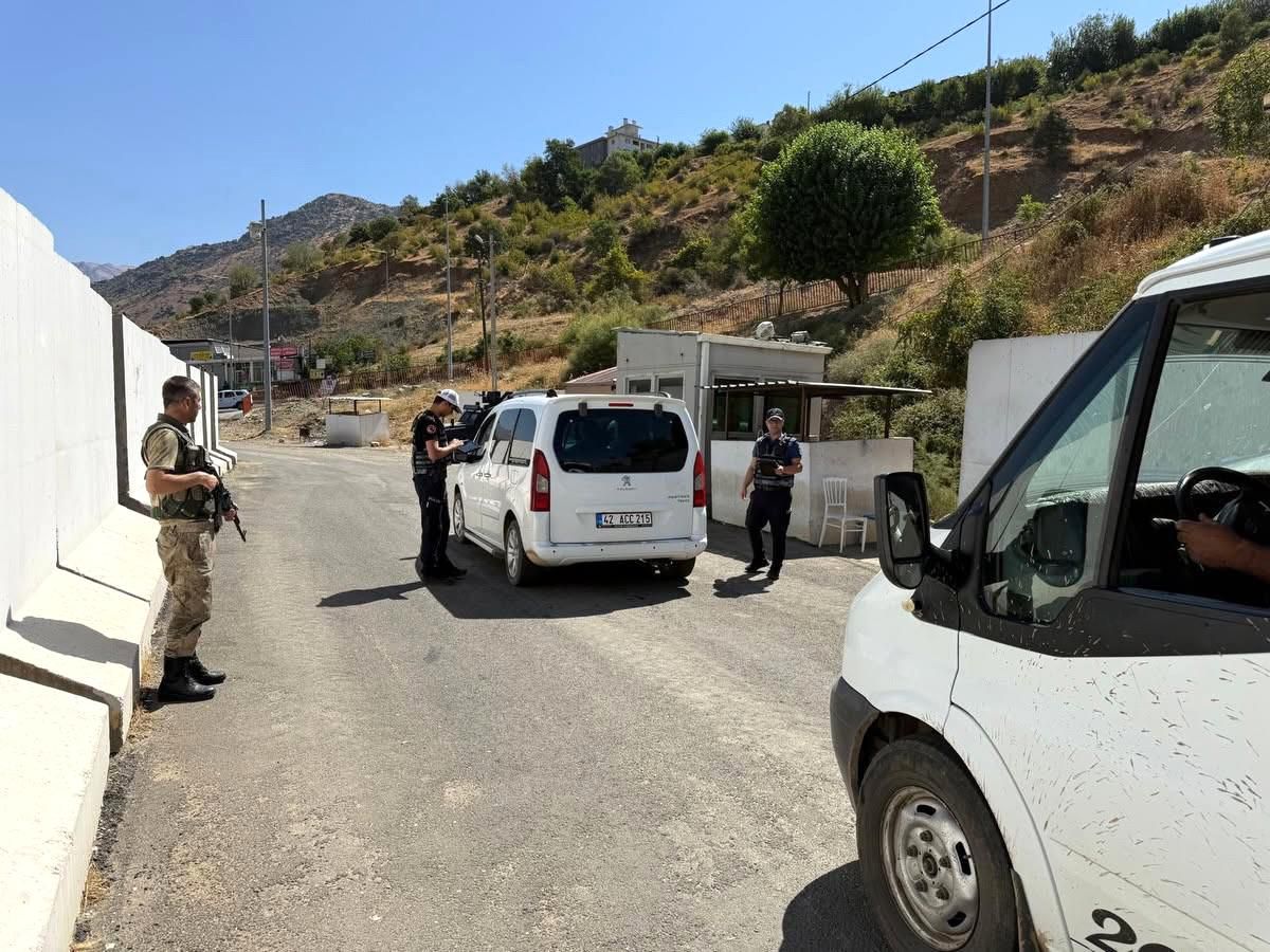Sason'da 'Huzurlu Sokak Uygulaması' denetimleri sürüyor