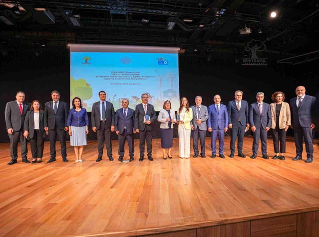 700 öğrenci Dülük Antik Kenti’ni gezdi