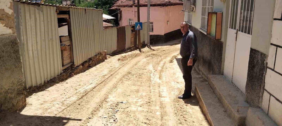 Sel suları köyü esir aldı, maddi hasar meydana geldi