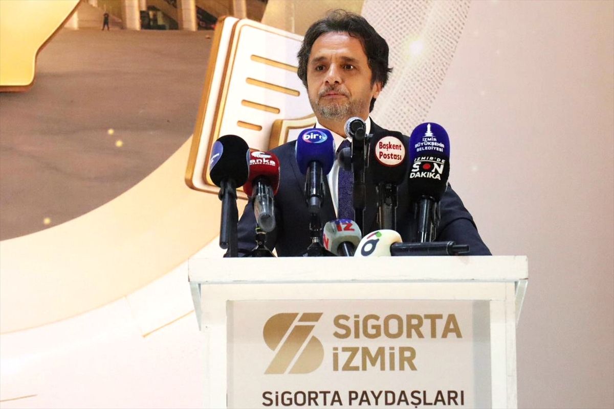 Sigorta İzmir Zirvesi'nde Sektörün Geleceği Konuşuldu