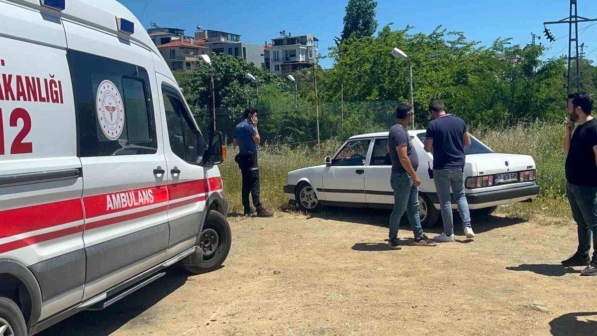Sinop'ta polis ve sağlık ekiplerinin çalıştığı olay yeri