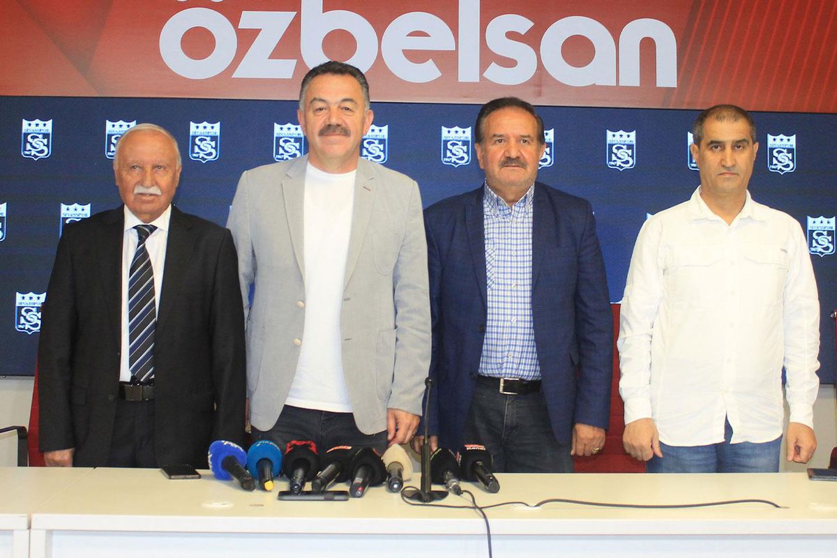 Sivasspor'da başkan adayı bulunamadı: Kongre ertelendi
