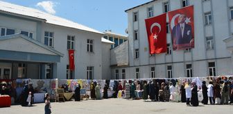 Tatvan'da kursiyerlerin el emeği ürünleri sergilendi