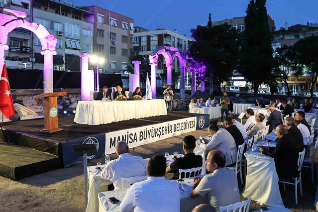 Thyateira'da tarihi meclis toplantısı