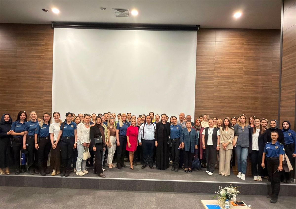Tokat'ta kadın polisler 'kadın ve farkındalık' konulu seminere katıldı