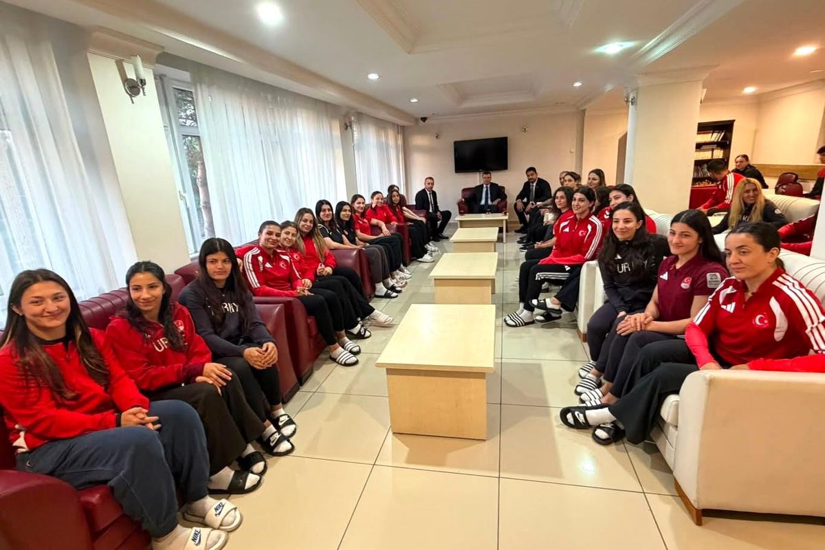 Türkiye Güreş Federasyonu Başkanı Taha Akgül Niğde'de