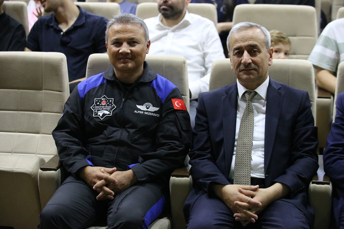 Gezeravcı Safranbolu'da Öğrencilerle Buluştu