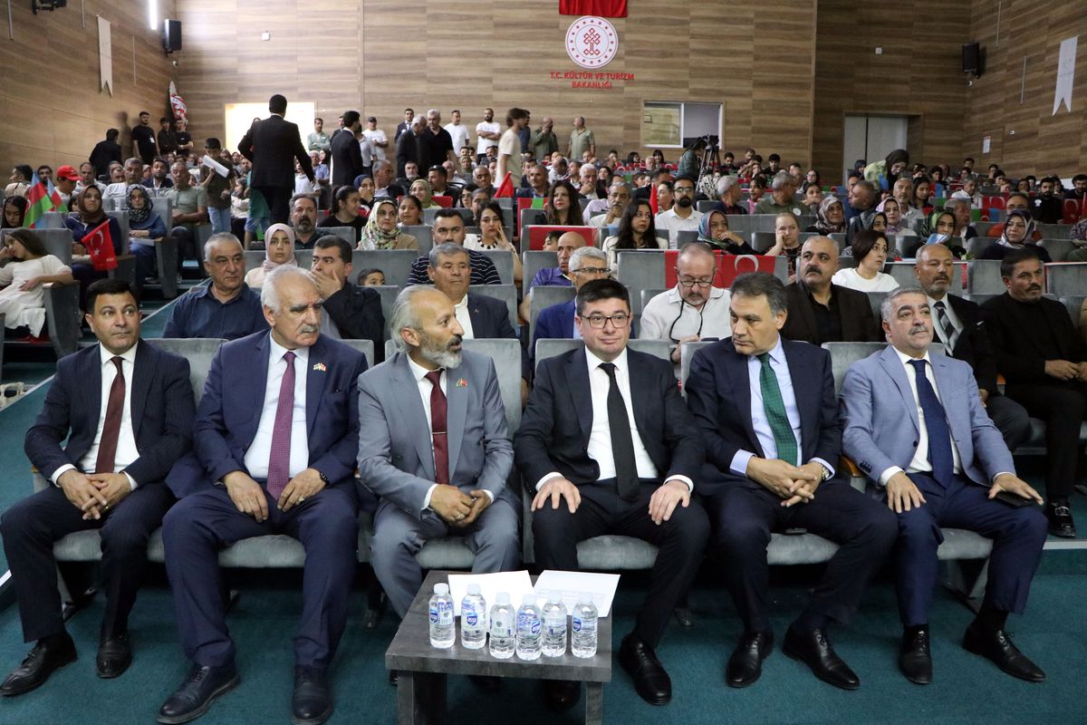Van'da Türkiye-Azerbaycan kardeşlik programı düzenlendi