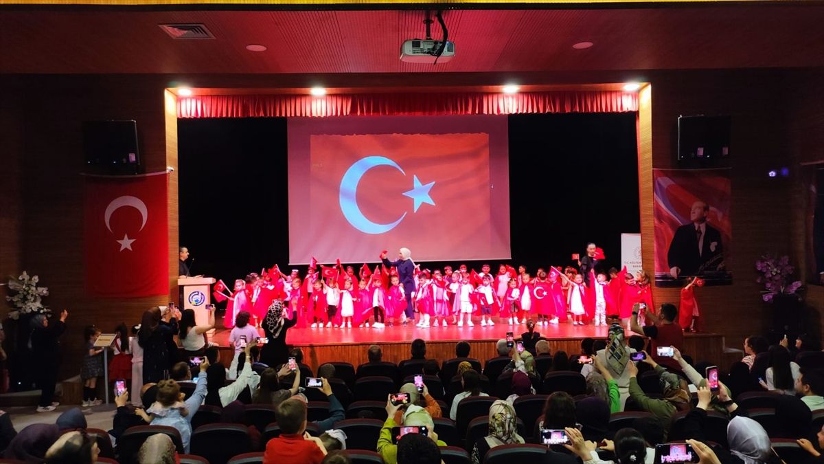 Vezirköprü Bebek ve Çocuk Kütüphanesinde eğitim alan 60 çocu