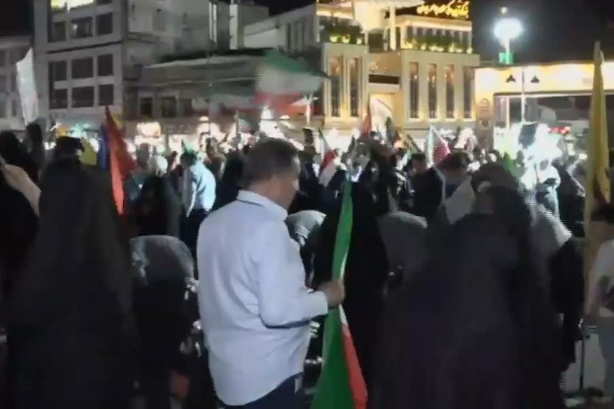 ABD ve İran anlaşmaya çok yakın! Tahranlılar sokaklara döküldü