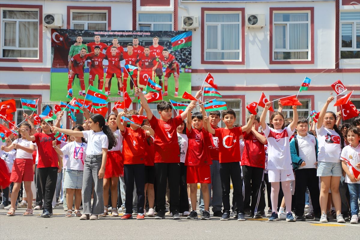 Azerbaycan'da A Milli Futbol Takımı'na Dünya Kupası desteği