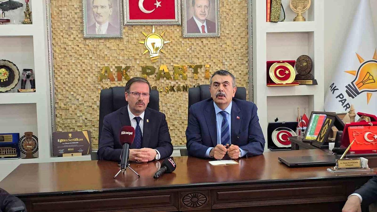 Bakan Tekin: 'Derslik başına düşen öğrenci sayısı Türkiye genelinde 20'li rakamlara düştü'