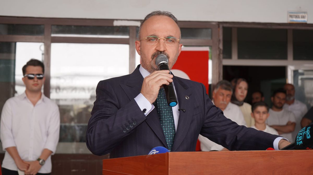 İçişleri Bakan Yardımcısı Bülent Turan konuşma yaparken