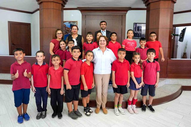 Başkan Gençay, minik misafirlerini ağırladı