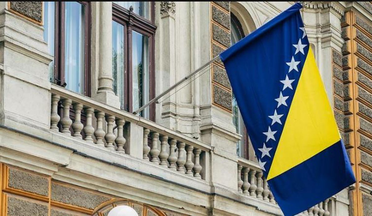 Bosna Hersek para birimi Konvertibl Mark ve Türk Lirası sembolleri.