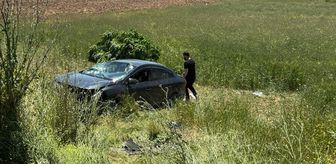 Elazığ'da şarampole devrilen otomobildeki 3 kişi yaralandı
