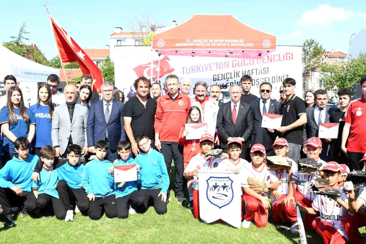 Eskişehir'de 'Gençlik ve Spor Şöleni' gerçekleştirildi