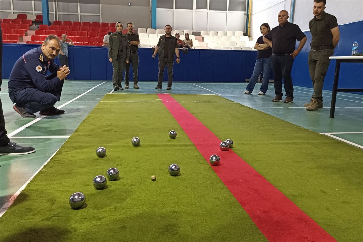 Havza'da düzenlenen kurumlar arası bocce turnuvasında madalya alan takımlar