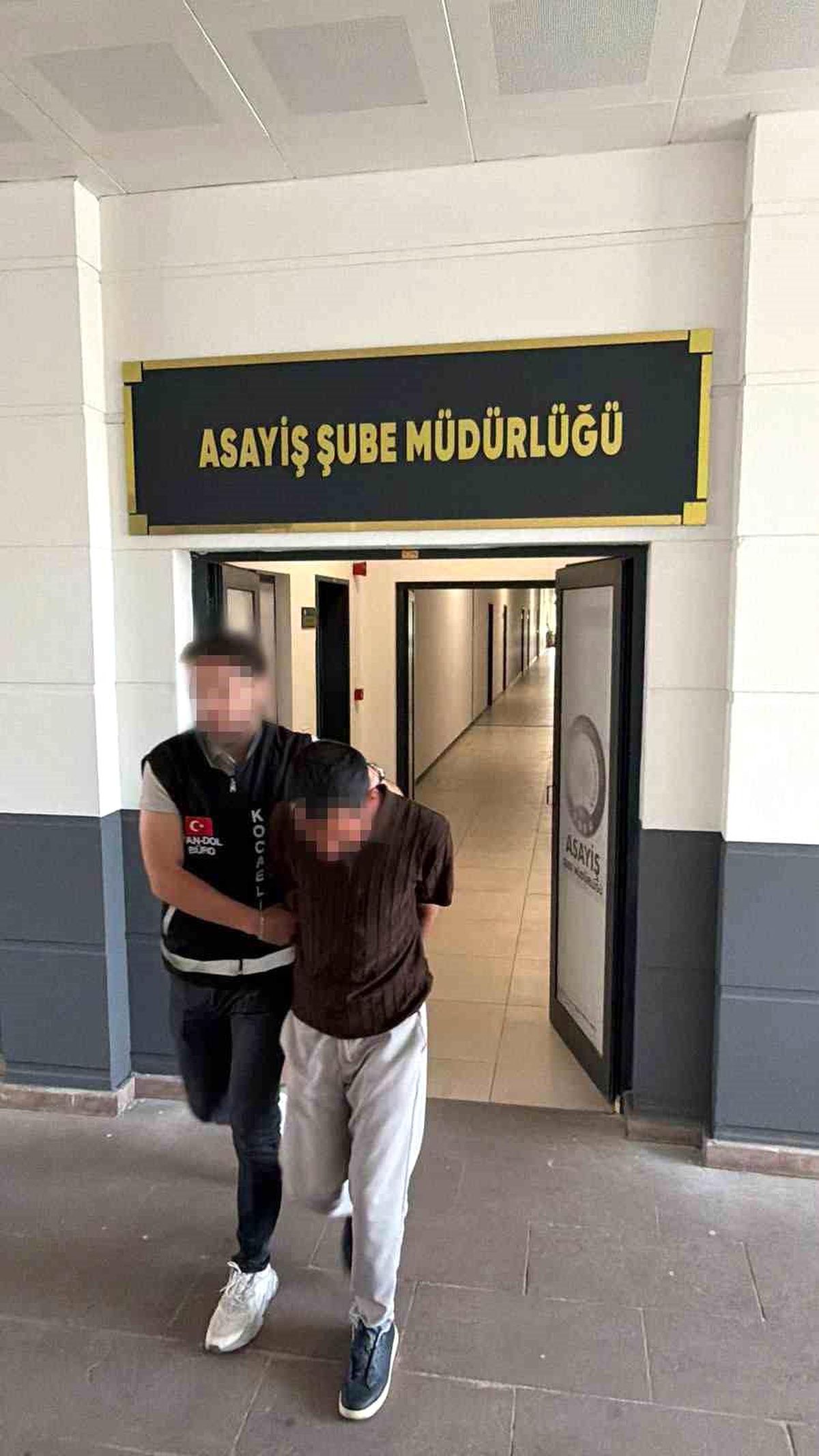 Kendini polis olarak tanıtıp vatandaşı dolandıran şüpheli otobüste yakalandı