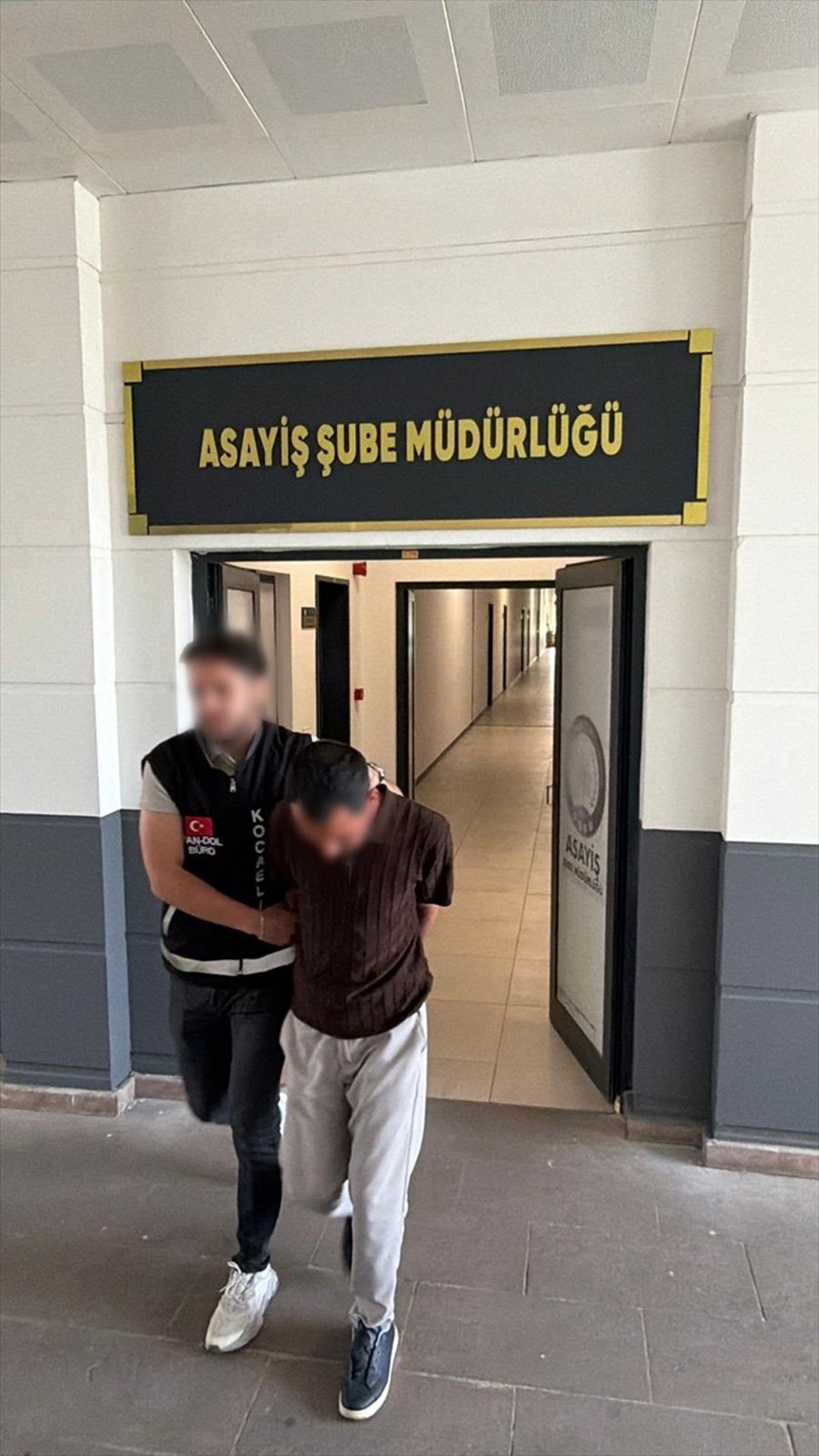 Kocaeli'de telefonda kendisini polis olarak tanıttığı kişiyi dolandıran şüpheli tutuklandı