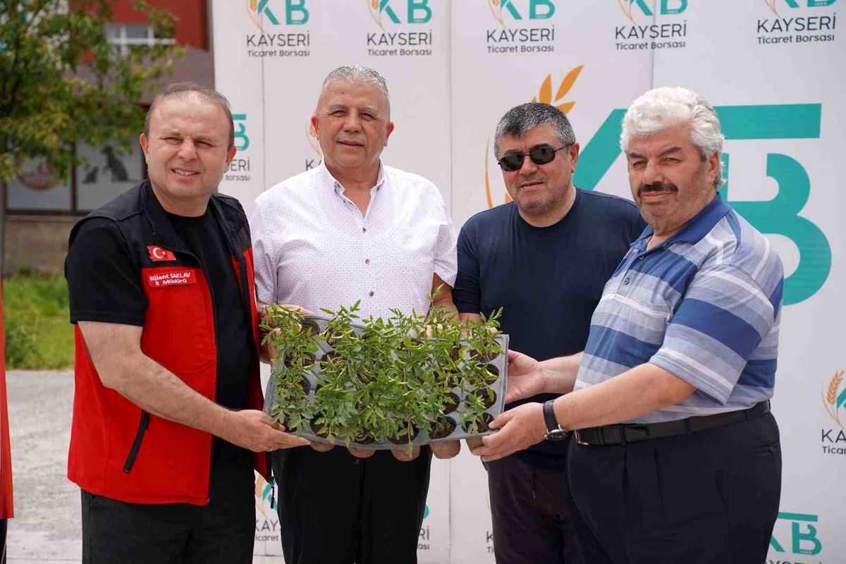 Kayseri’de 30 Bin Fide Vatandaşlarla Buluştu