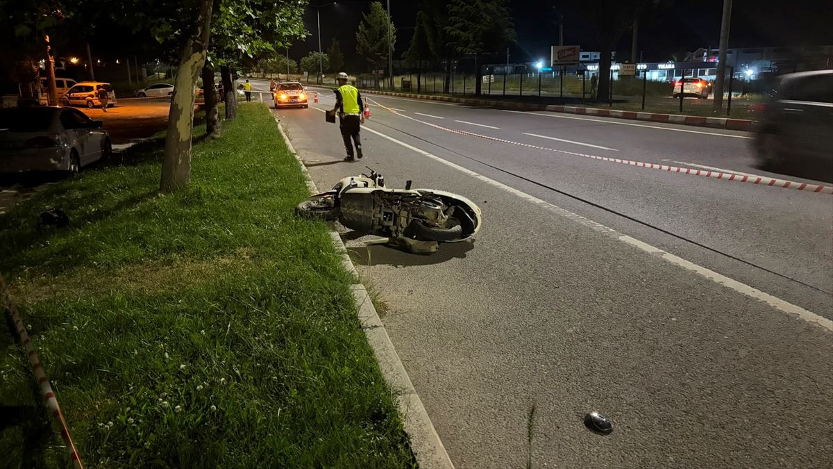 Kütahya'da devrilen motosikletin sürücüsü hayatını kaybetti
