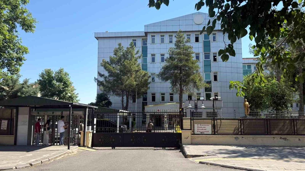 Narin Güran cinayetinde 15 kişinin yargılandığı dava 1 Ekim'e ertelendi