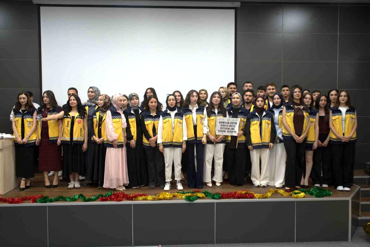 RTEÜ'de paramedik öğrencilere yelek giyme töreni