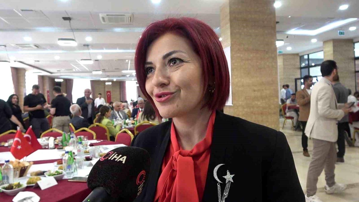 Şehit eşi Özlem Emir: Ön yargılarınızı bırakın, gelin ve görün