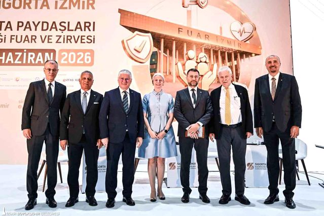 Sigorta İzmir'de dijitalleşme ve yapay zeka masaya yatırıldı