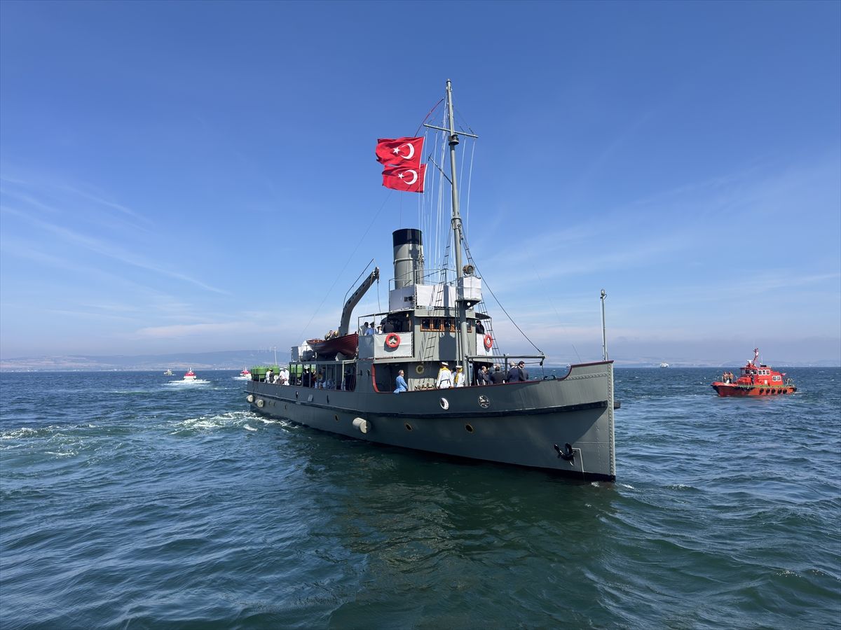 TBMM Başkanı Kurtulmuş, Çanakkale'de Nusret Mayın Gemisi'yle boğazı geçti