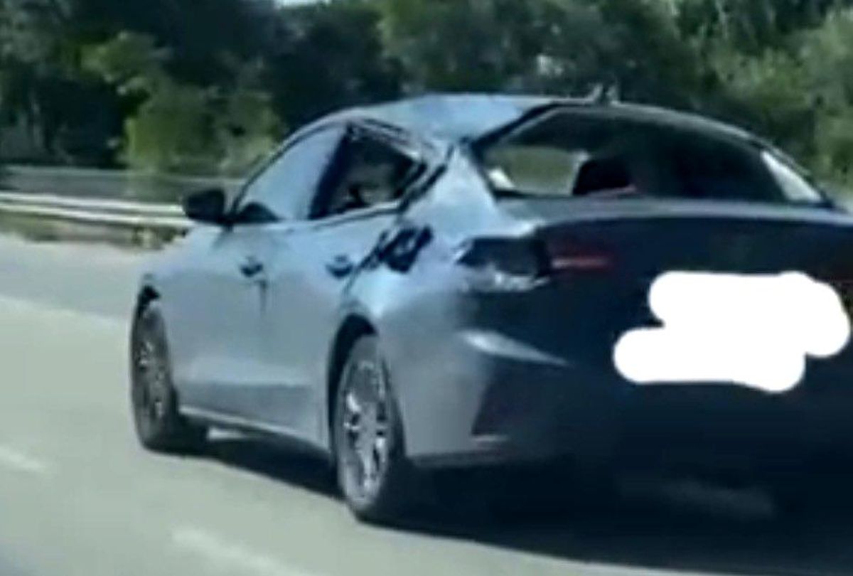 Trafikte hasarlı şekilde ilerledi