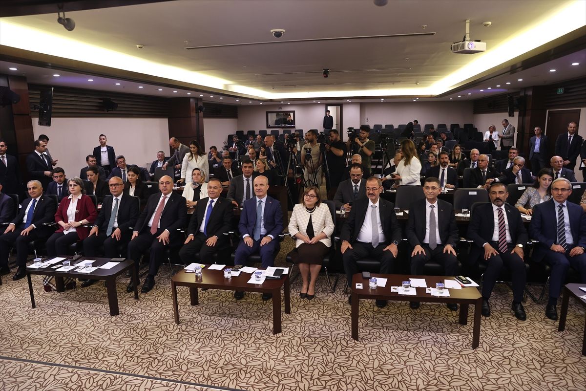 YÖK Başkanı Özvar, Yükseköğretimde Mesleki Eğitimin Yaygınlaştırılması Toplantısı'nda konuştu Açıklaması
