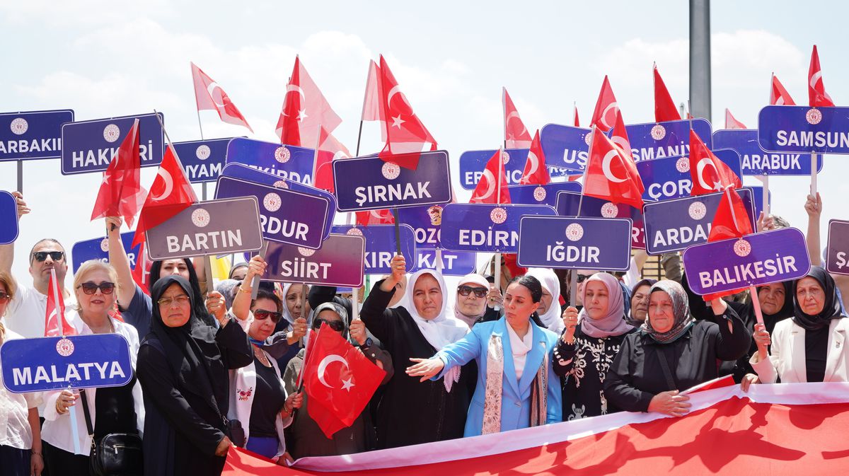 Şehit aileleri Cudi Dağı'nda anıtı ziyaret ediyor