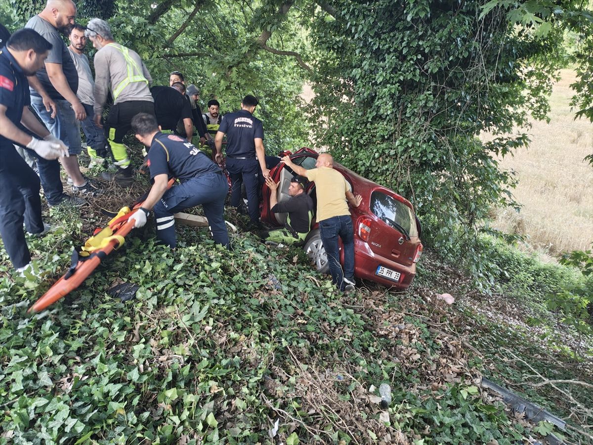 Balıkesir'de otomobilin devrildiği kazada 2 kişi yaralandı
