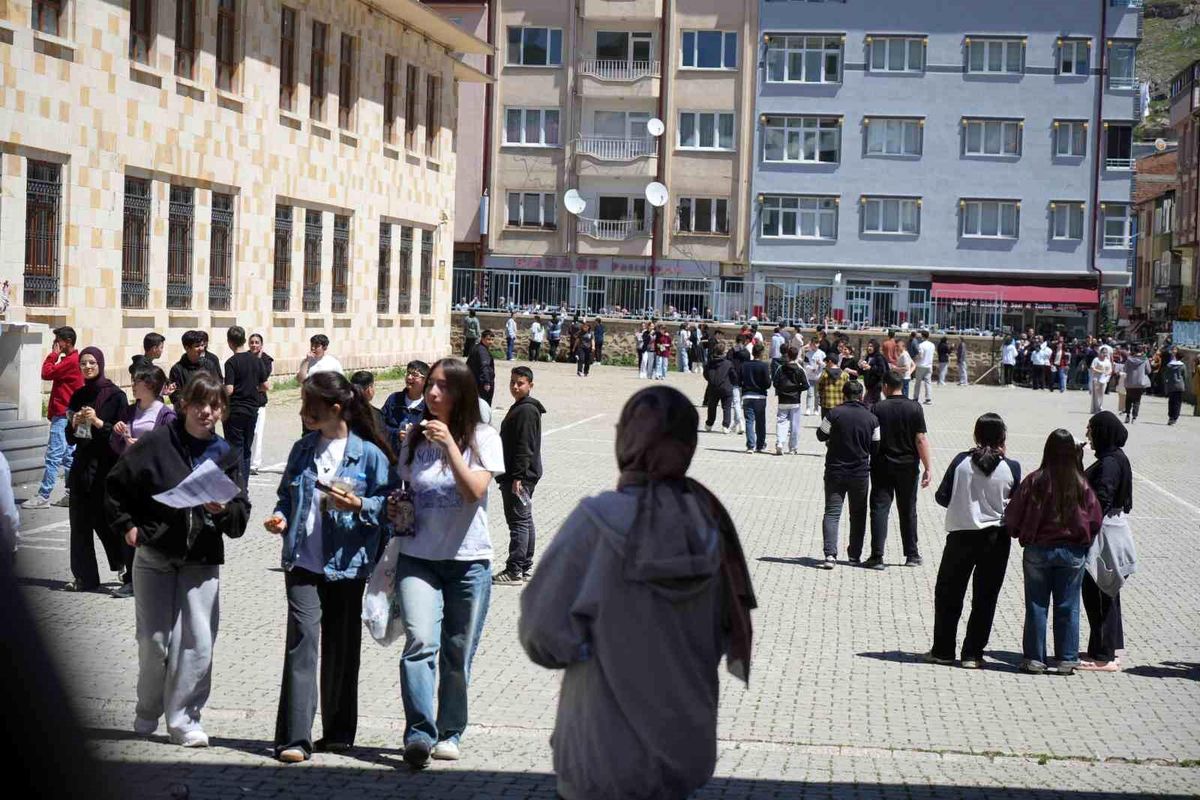 Bayburt'ta 876 öğrenci LGS heyecanı yaşadı
