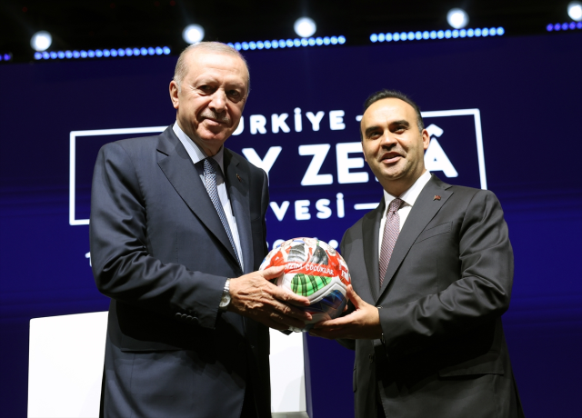 Cumhurbaşkanı Erdoğan 'Yapay Zeka Eylem Planı'nı açıkladı: Türkiye'yi öncü ülkeler arasına taşıyacağız 6 cumhurbaskani erdogan 10 bin i 19945010 8750 1 m