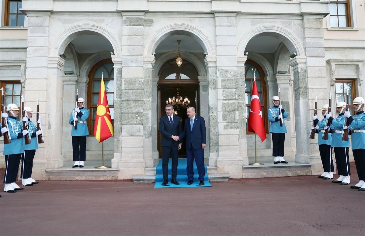 Erdoğan, Kuzey Makedonya Başbakanı'nı kabul etti