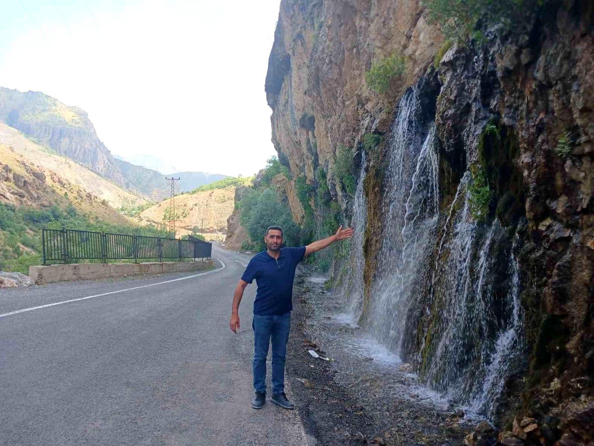 Durankaya şelalesi coştu