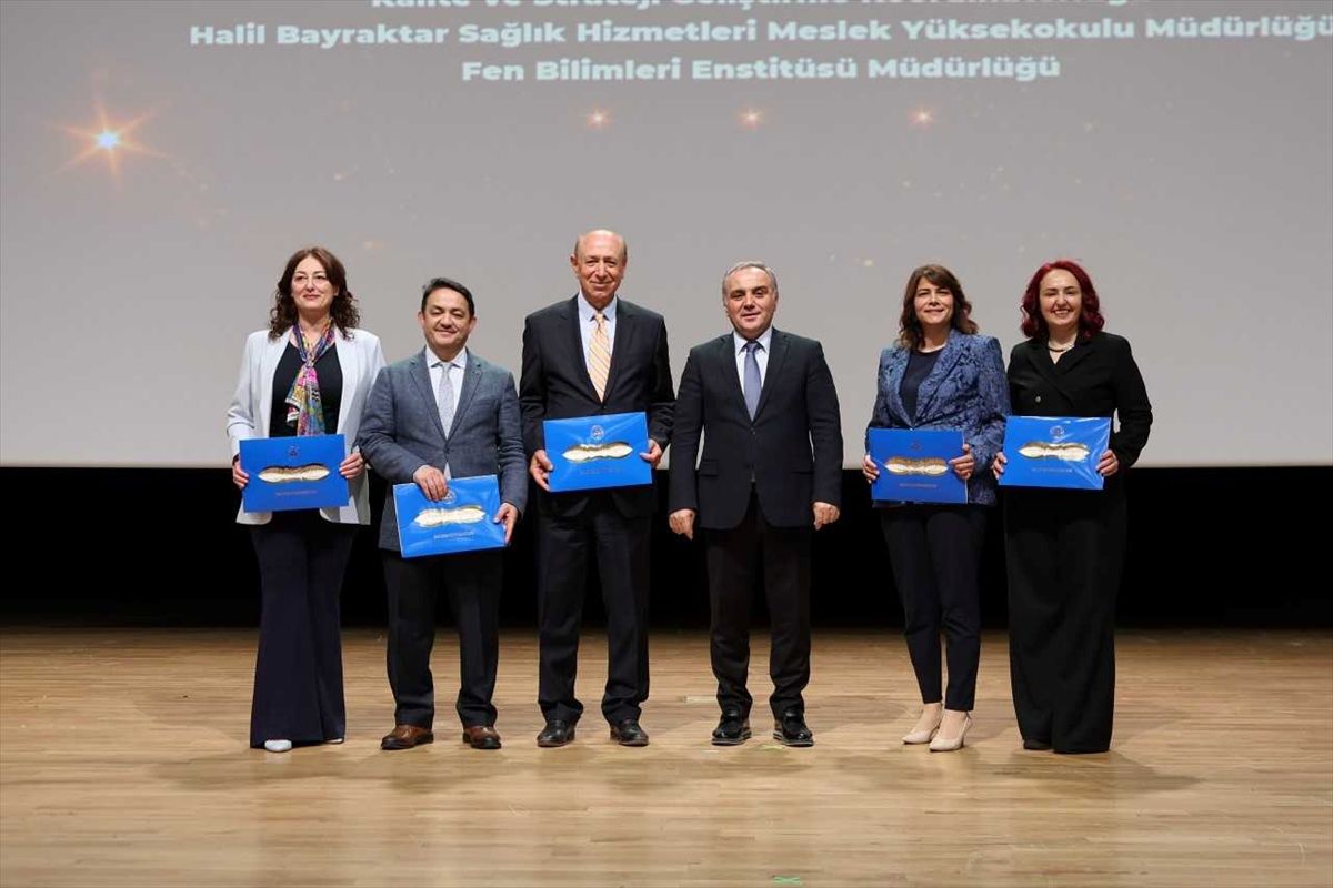 Erciyes Üniversitesi'nde '2025 Başarı Ödül Töreni' düzenlendi