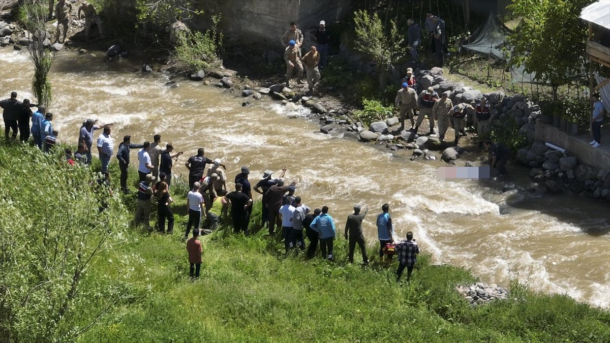 Erzurum'da çaya düşen genç, kaldırıldığı hastanede hayatını kaybetti