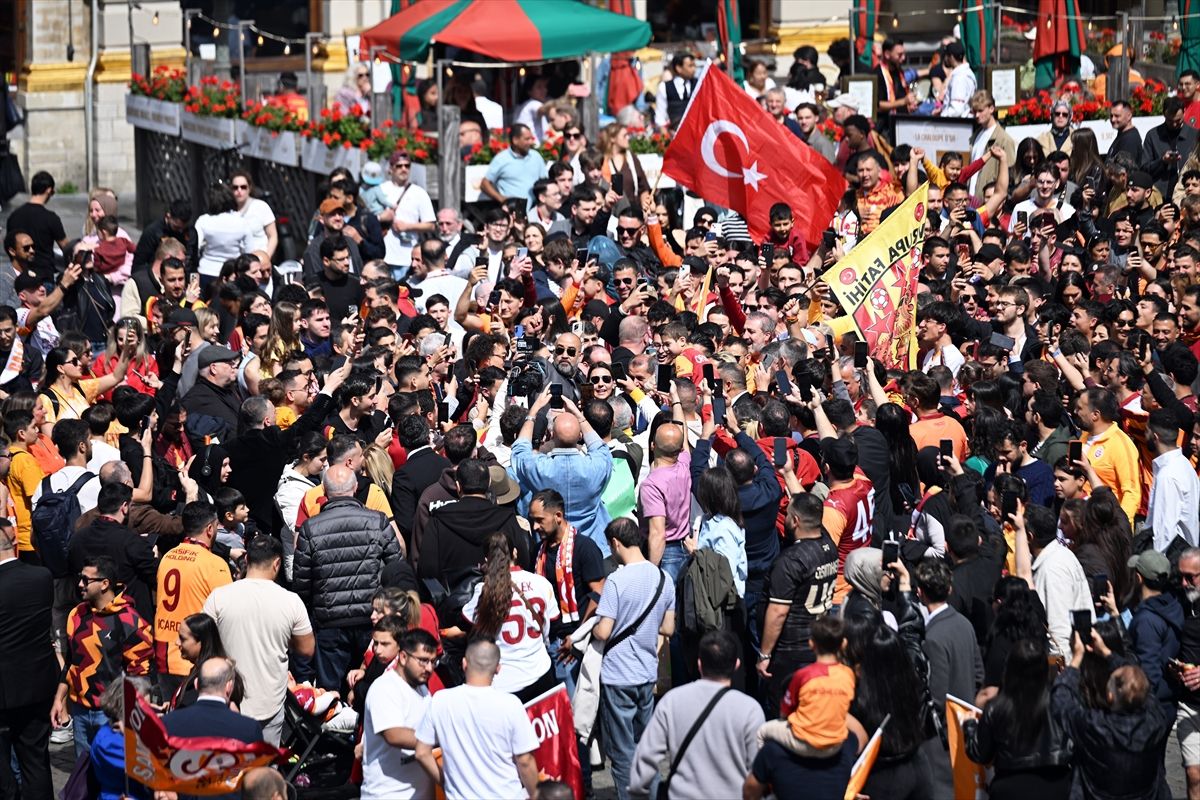 Galatasaray'ın Brüksel'deki şampiyonluk kutlamasından bir görünüm