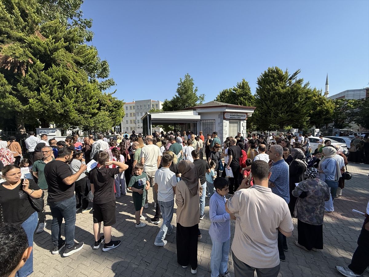 Gaziantep, Şanlıurfa, Kahramanmaraş, Malatya ve Kilis'te LGS sınavı başladı