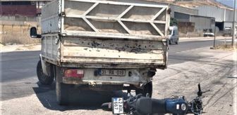 Hatay'da kamyonetle çarpışan motosikletin sürücüsü hayatını kaybetti