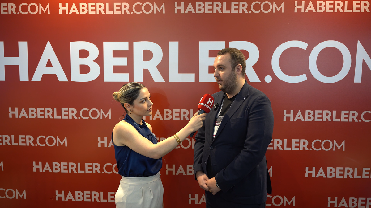 Ship to More Kurucusu Aytaç Akıncı, WORLDEF İstanbul 2026 etkinliğinde konuşma yaparken