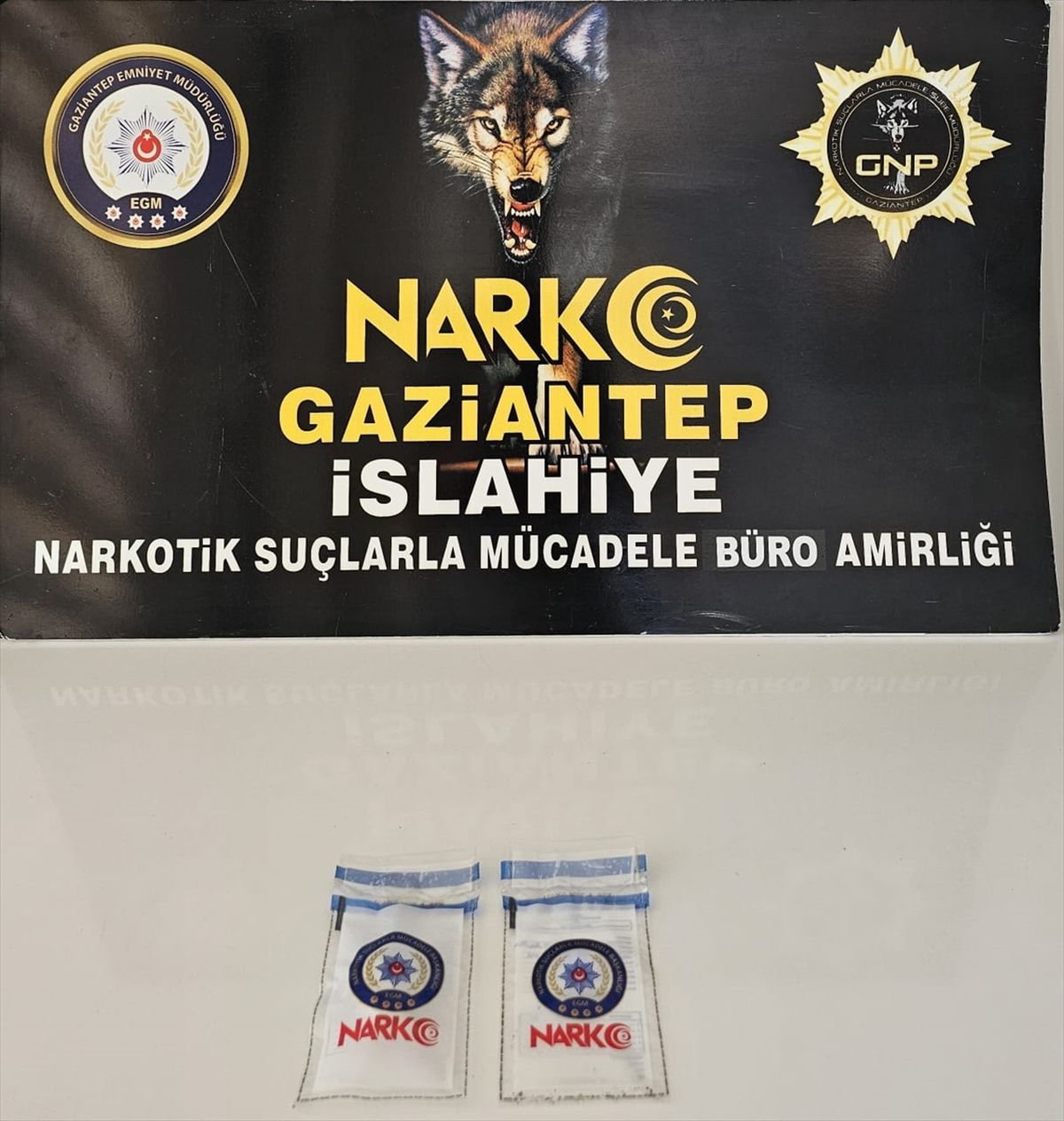 Gaziantep'te uyuşturucu operasyonu kapsamında gözaltına alınan şüpheliler