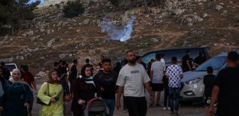 İsrail ordusu Batı Şeria'daki turistik bölgeye gaz bombaları atarak baskın düzenledi