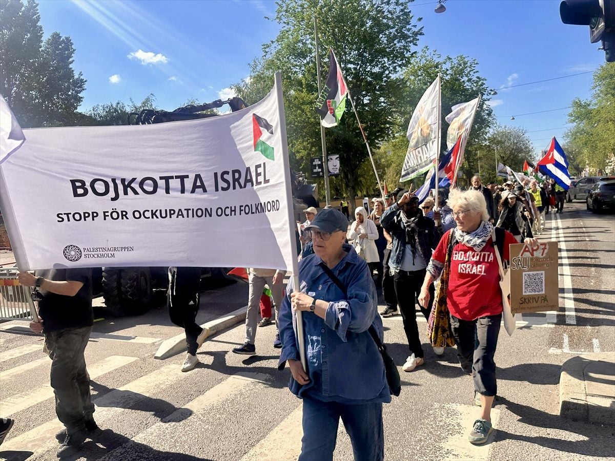 İsveç'te, İsrail'in Filistin ve Lübnan saldırıları protesto edildi